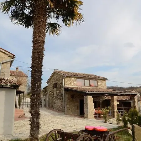 In Buzet/istrien 9974 Holiday home *
